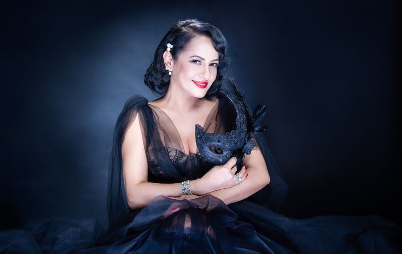 Carmen Trandafir a lansat un nou album, „Măști”: „Întorci clepsidra și-ți scrii povestea de la început”