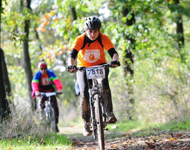 Aproape 1.200 de haiduci și domnițe călare pe biciclete în Codrii Vlăsiei