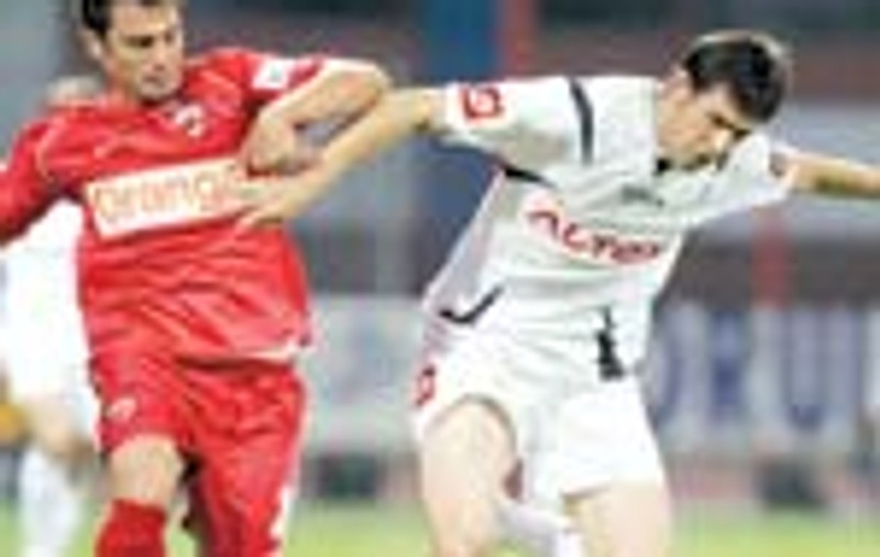 Dinamo, la pas 