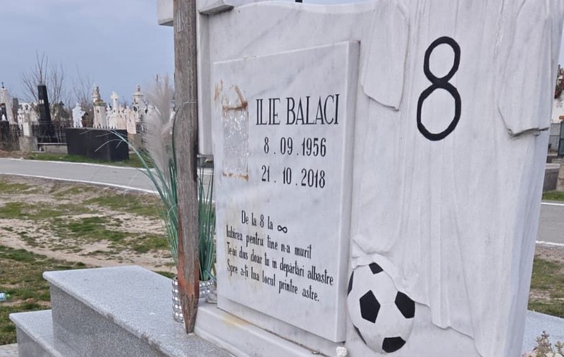 Mormântul lui Ilie Balaci din Craiova a fost vandalizat de o femeie: „S-a şi tăiat, erau urme de sânge pe cruce, pe jos”