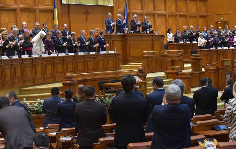 UPDATE. Ședință solemnă la Parlament, de Centenarul Unirii; Dragnea: ”O spun deschis, simplu şi explicit: Eu vreau să ne unim cu Moldova!”