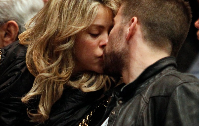 Shakira dezvăluie secretul relaţiei perfecte! Ce face ca să-l ţină pe Pique lângă ea!
