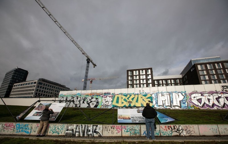 Deutsche Welle: Ce-i uneşte şi desparte pe germanii din Est şi din Vest, la 30 de ani de la căderea Zidului Berlinului