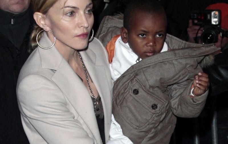 Madonna organizează o întâlnire între copiii ei adoptaţi şi rudele acestora