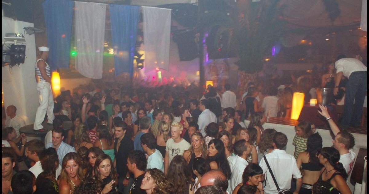 Petrecere într-un club din Ibiza - Imagine de arhivă FOTO: Hepta