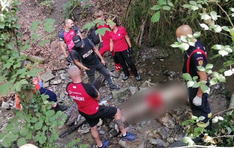 Turist dat dispărut din Sinaia, găsit mort într-o râpă