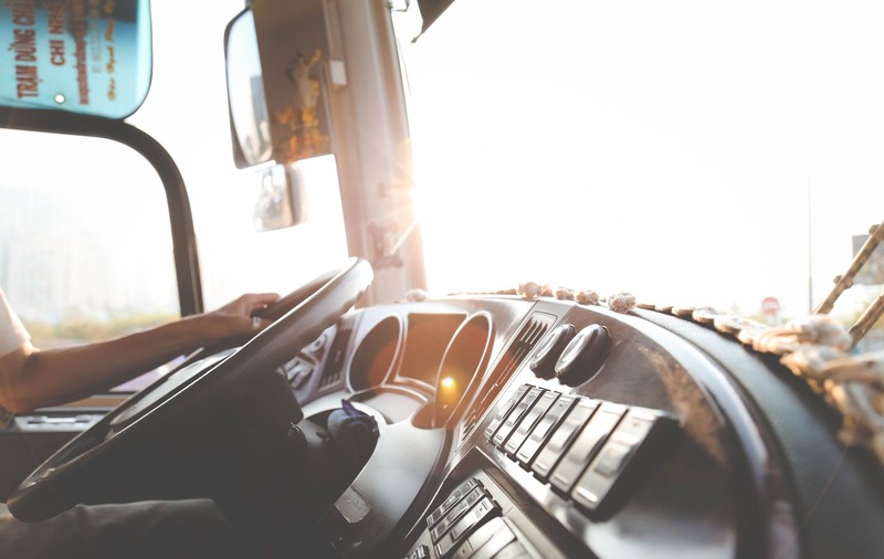 Peste 240 de cetățeni din Republica Moldova, blocați pe o autostradă din Franța. Ce măsuri iau autoritățile