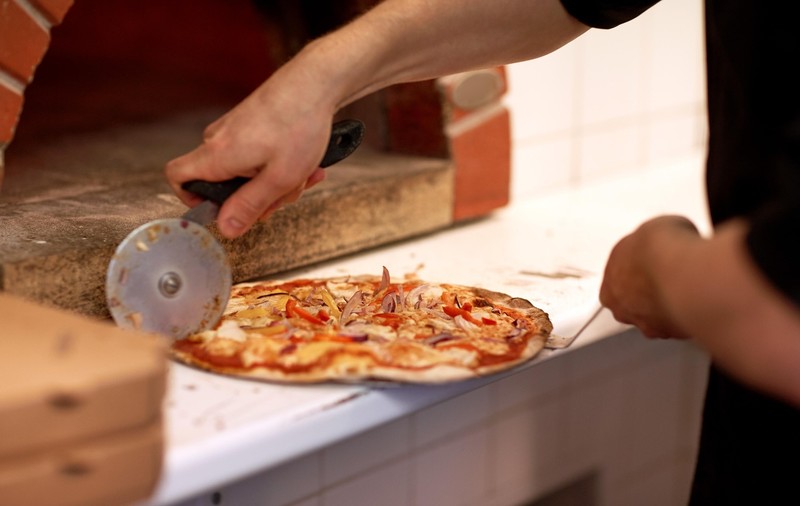 Un pizzer francez a recunoscut că a ucis, tranșat și gătit un bărbat, după un jaf eșuat: „Ceea ce urmează să vă spun este oribil”