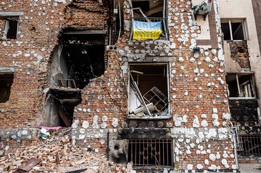 15 mai 2022, Ucraina, Irpin: O vedere a unei clădiri distruse care a fost avariată ca urmare a bombardării armatei ruse. Foto: Hepta