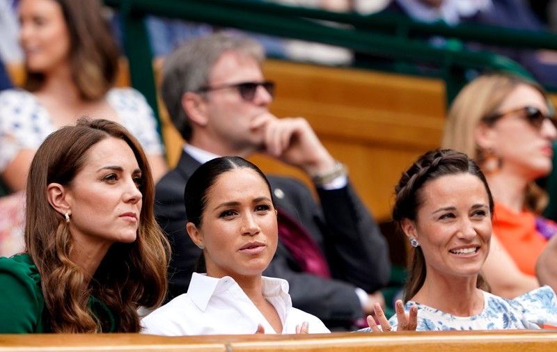 FOTO | Tribunele sunt pline de VIP-uri la meciul Simona Halep – Serena Williams. Ducesele britanice, în loja regală