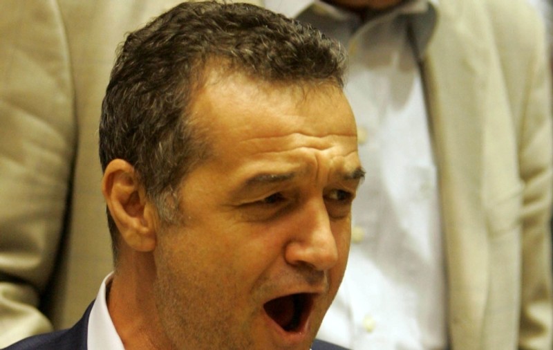 BECALI intră abrupt în problema lui Mircea BADEA cu permisul. Viteza cu care ÎL UMILEŞTE pe realizatorul TV