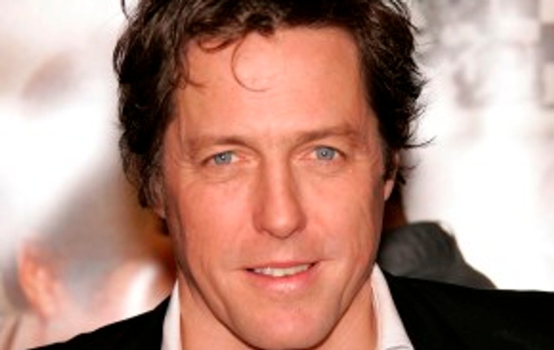 Hugh Grant oferă recompensă pentru recuperarea medaliilor unui veteran nevăzător