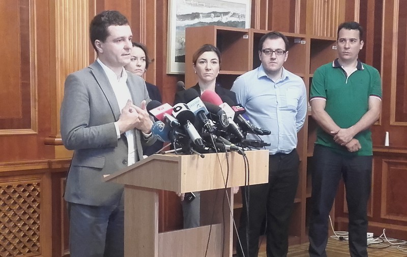 USR face referendum intern, după demisia lui Nicușor Dan; Partidul va decide prin vot poziția față de familia tradițională