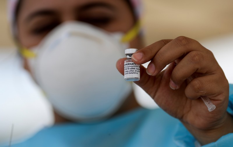 Mutațiile coronavirusului ar putea face vaccinurile ineficiente, avertizează experții OMS