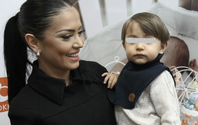 Andreea Mantea și-a schimbat look-ul. Cum îi stă cu breton. "Nu îmi place deloc"