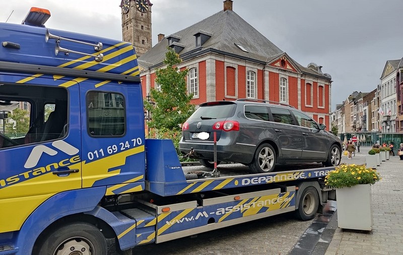 „De unde pot comanda plăcuțe de înmatriculare românești?” O primăriță din Belgia ridică mașinile cu numere de România, fără să mai amendeze șoferii