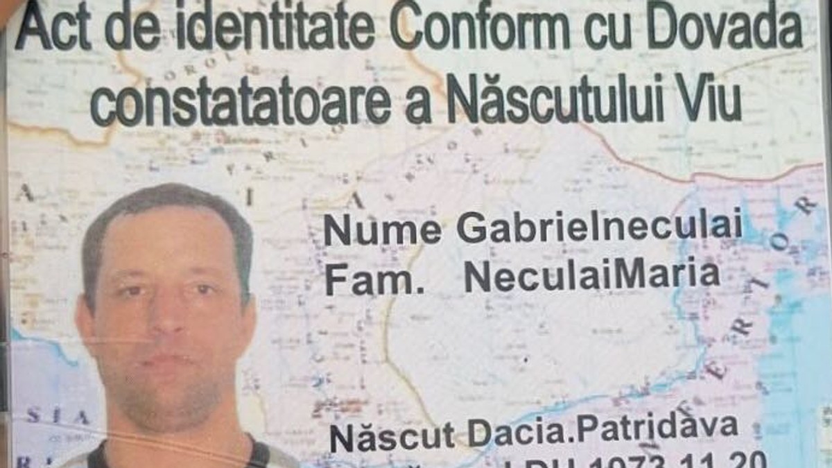 Șofer prins în trafic cu mașina neînmatriculată, radiată și fără permis! S-a întâmplat astăzi în localitatea Harman din Brașov, acolo unde polițiștii de la ”Rutieră” au prins un bărbat de 44 de ani la volanul mașinii. Mai mult, acesta a prezentat agenților un buletin de ”născut viu”.