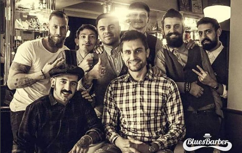 Ciprian Tătărușanu se tunde la o frizerie din Florența, unde se cântă blues | GALERIE FOTO&VIDEO