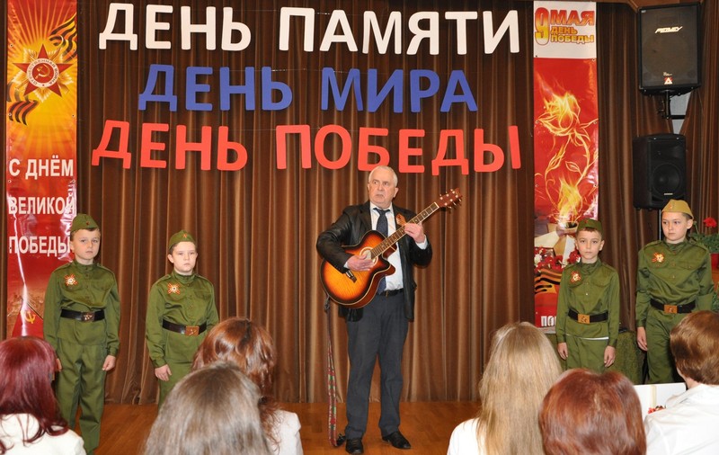 Școlari îmbrăcați în soldați, la un eveniment organizat de Ambasada Rusiei la Berna: „Participarea a fost voluntară”