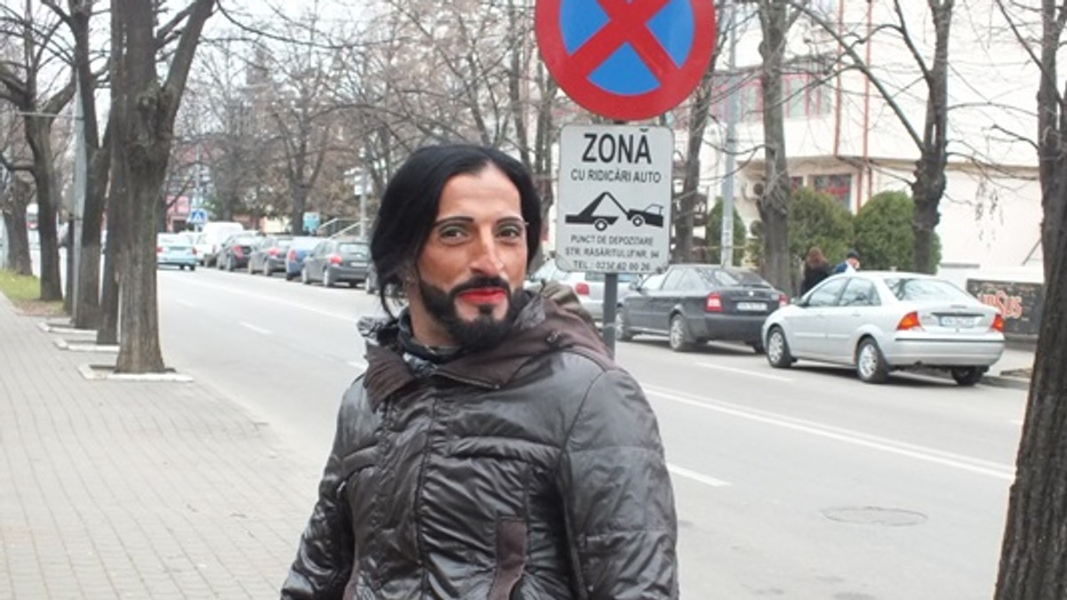 Conchita are o sosie în județul Vrancea. Are barbă și se prezintă Ioana