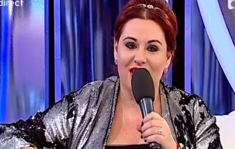 OANA ROMAN a DEZVĂLUIT ce se va ÎNTÂMPLA la NUNTA ei şi la BOTEZUL FETIŢEI SALE! O să RĂMÂI MASCĂ când vei afla ce INVITAŢI ARE!