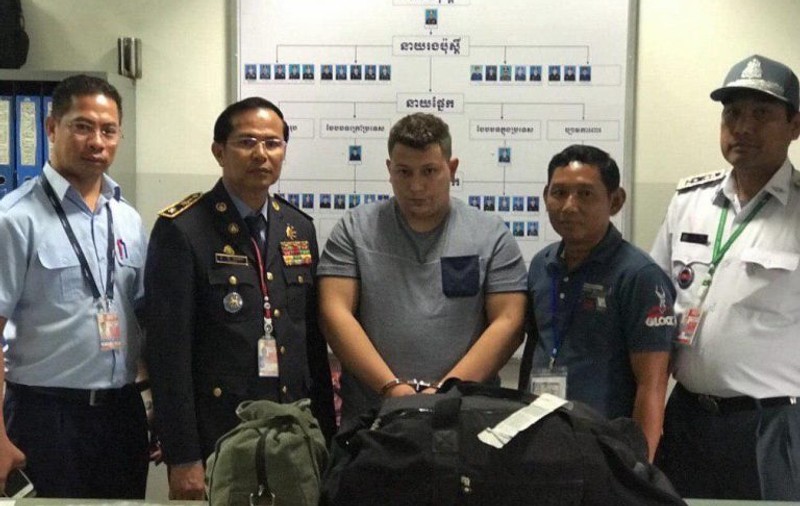 Un român a fost prins cu cinci kilograme de droguri pe un aeroport din Cambodgia. A mai avut un complice român. Ce pedeapsă riscă
