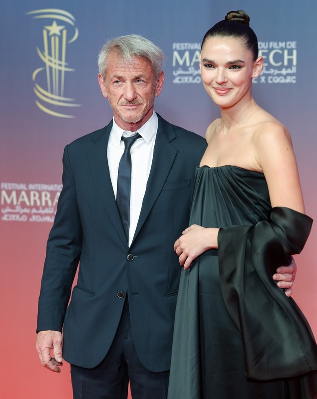 Sean Penn, prima apariție oficială alături de iubita Valeria Nicov. Ea are 30 de ani, iar actorul a împlinit 64 în luna august