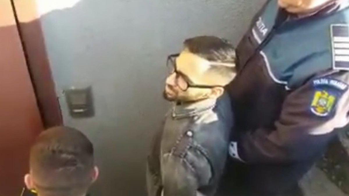 Un bărbat va fi judecat sub control judiciar fiindcă și-ar fi bătut soția. Acesta neagă: "S-a tras singură de păr!"