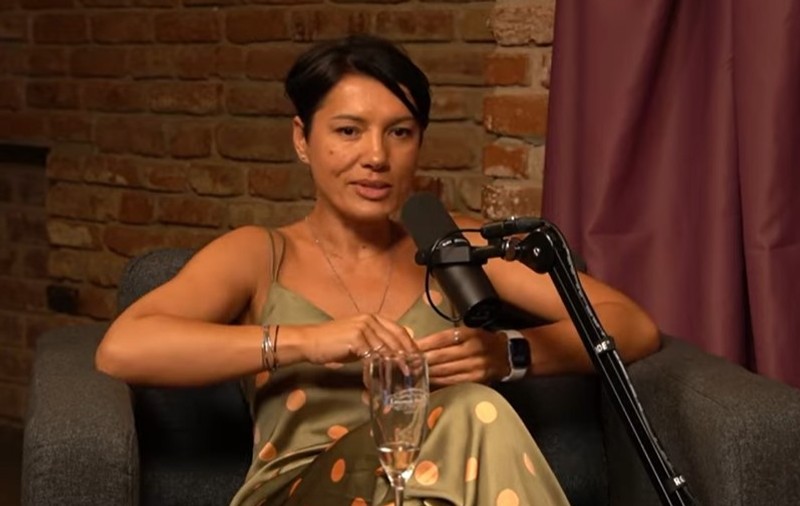 Scriitoarea Petronela Rotar: „Dacă ar exista educația emoțională în școli, s-ar rezolva și cea sexuală”