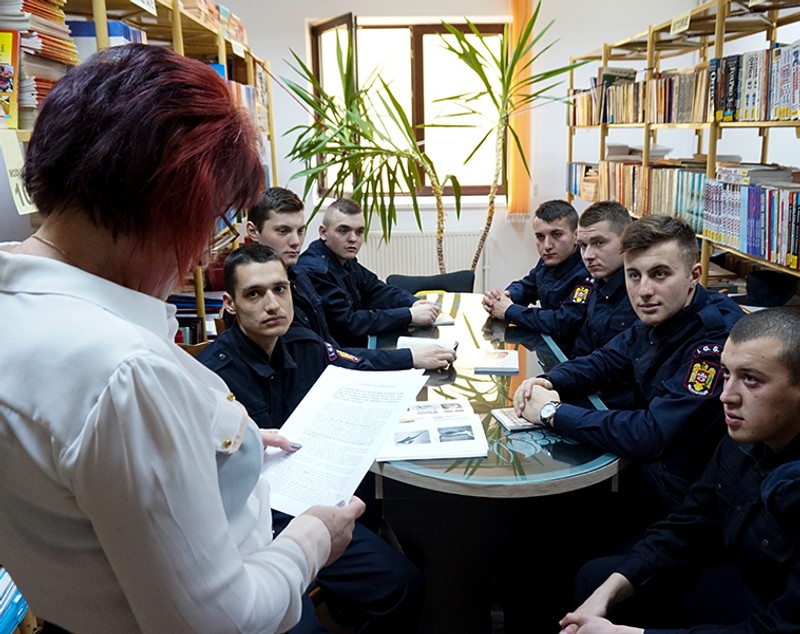 Școala de Pompieri din Boldești cumpără mâncare în valoare de 350.000 de euro. Lista include 98 de loturi, printre care și 190.755 de ouă