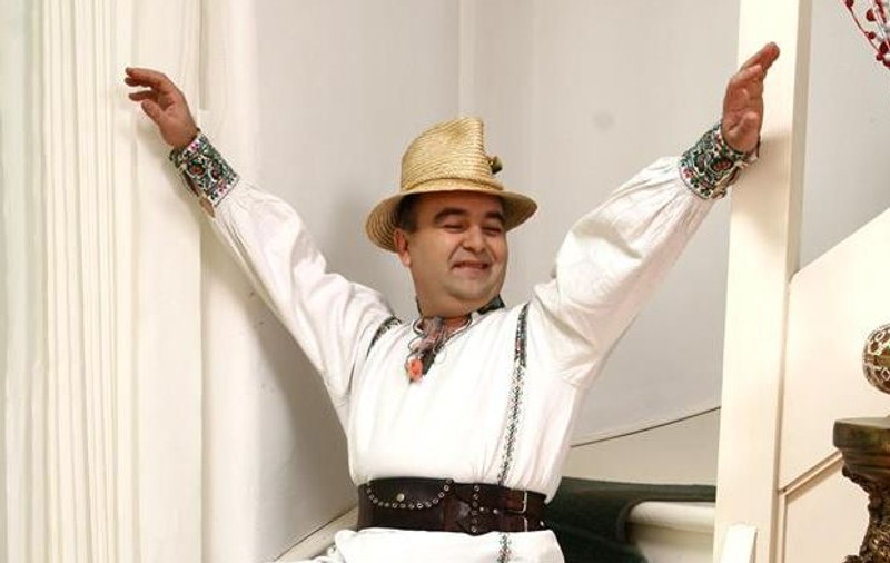 Un cunoscut interpret de muzică populară a făcut accident de mașină. "A explodat..."