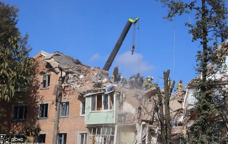 blocul din priluki, ucraina, distrus de o racheta ruseasca - 7 octombrie 2026