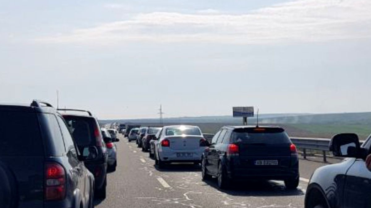 Accident cu cinci mașini implicate pe Autostrada Soarelui