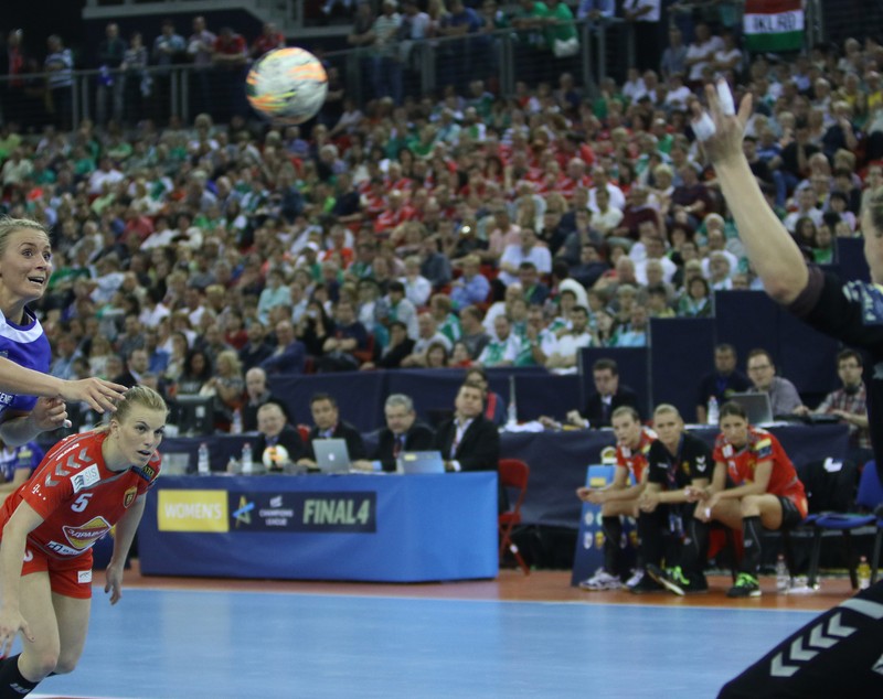 Handbal feminin, Final Four: Suntem finalişti! CSM București a învins Vardar și va juca pentru trofeul Champions League, cu Gyor / GALERIE FOTO