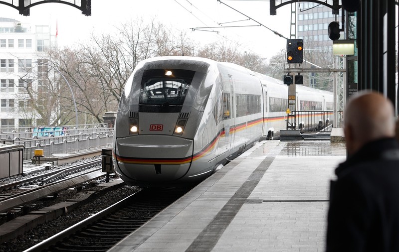 Accident feroviar în Germania. Două persoane au murit după ce un tren a intrat într-un grup de muncitori