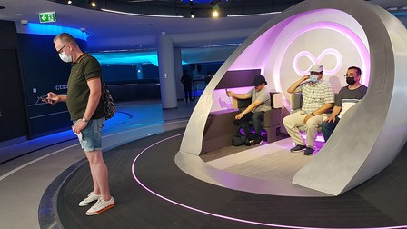 Deși a avut prima călătorie-test cu oameni la bord, la World Expo, capsula Hyperloop este doar pentru selfie-uri
