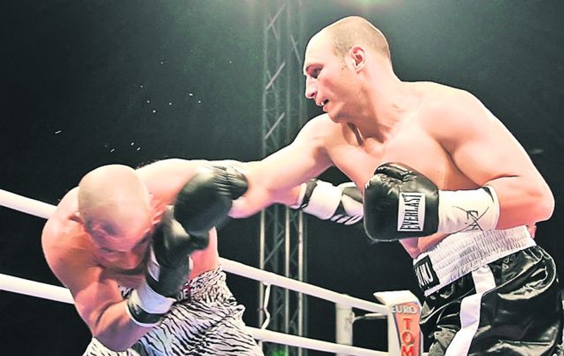 Pugilistul Adrian Diaconu a schimbat versiunea şi s-a despărţit de clubul la care activa