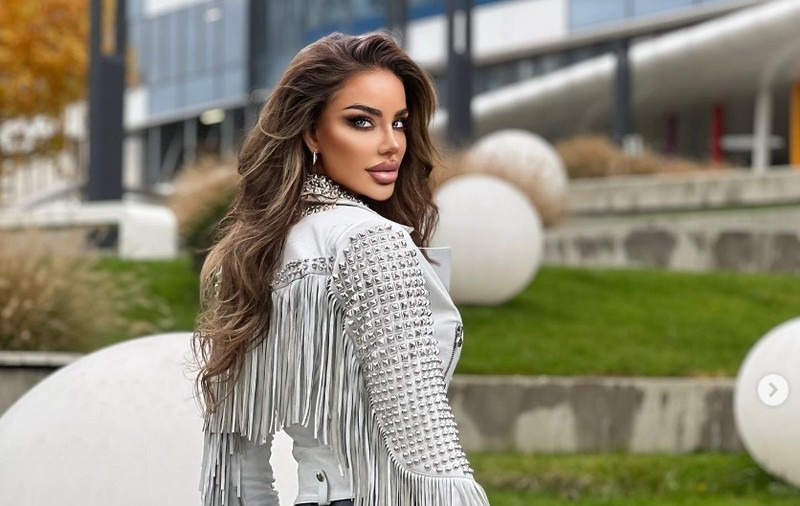 Bianca Drăgușanu a stârnit un val de critici. Apariția ei a fost taxată de fani: „Nu porți și nu faci reclamă la așa ceva”