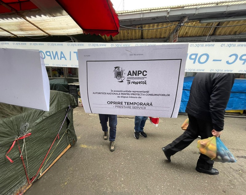Amenzi de aproape 200.000 de lei date de ANPC, în urma controalelor din pieţele Gorjului şi Veteranilor