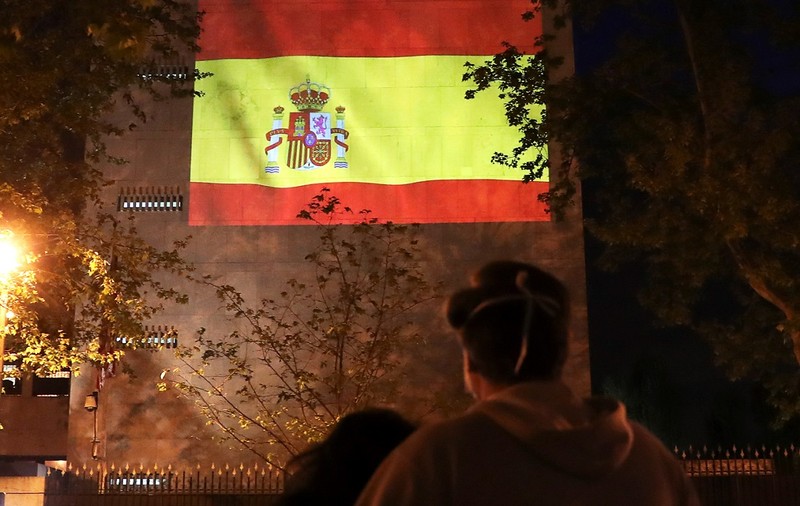 Guvernul spaniol a decretat zece zile de doliu naţional în memoria persoanelor ucise de COVID-19