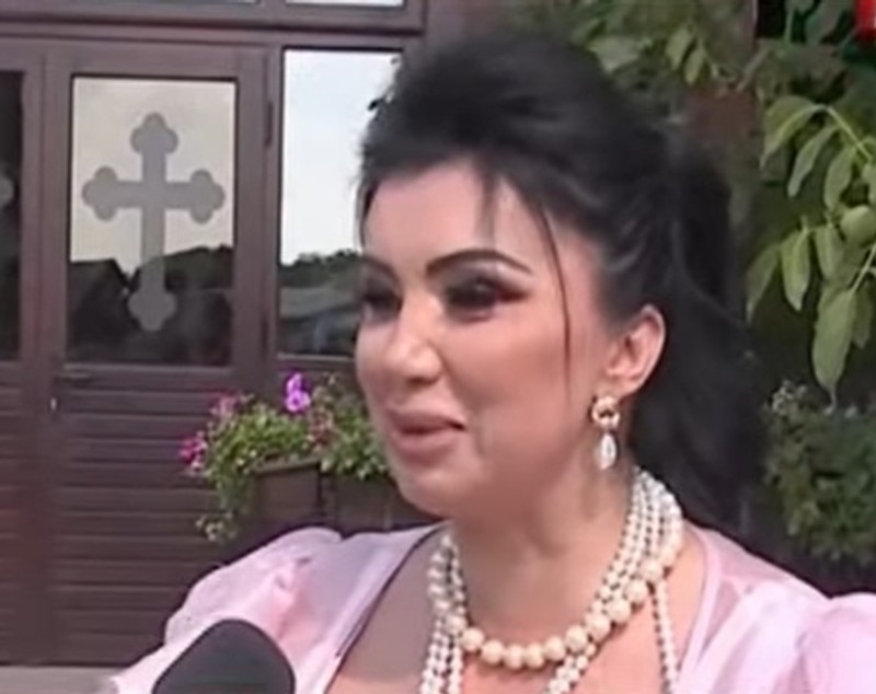 Adriana Bahmuțeanu s-a logodit la biserică cu iubitul George: „Ne-am cunoscut în urmă cu două-trei luni”. Când fac cununia civilă