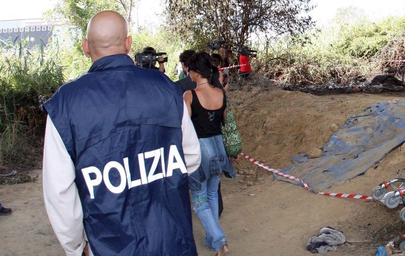 Doi ţigani români arestaţi în Italia pentru exploatarea unor cerşetori