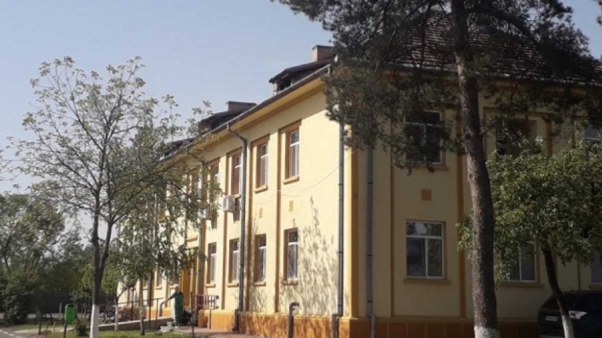 Un medic a primit o șpagă și a acceptat să o dea înapoi pacientului nemulțumit: ”Dumneavoastră mi-ați dat niște bani și săru’mana!”