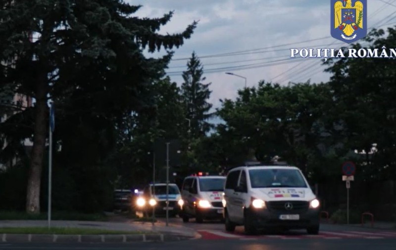 „Jupiter 3”, cea mai mare operațiune din istoria Poliției Române: 1.600 de percheziții, arme, bani și contrabandă
