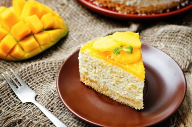 Tartă cu brânză și mango