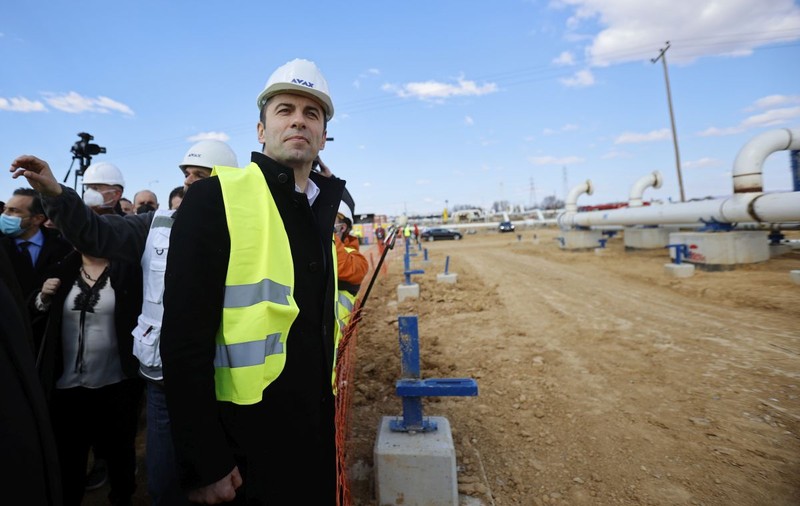Rusia a oprit livrările de gaz către Bulgaria chiar înainte de vizita premierului Petkov la Kiev. Sofia are stocuri pentru o lună. Ce urmează după?