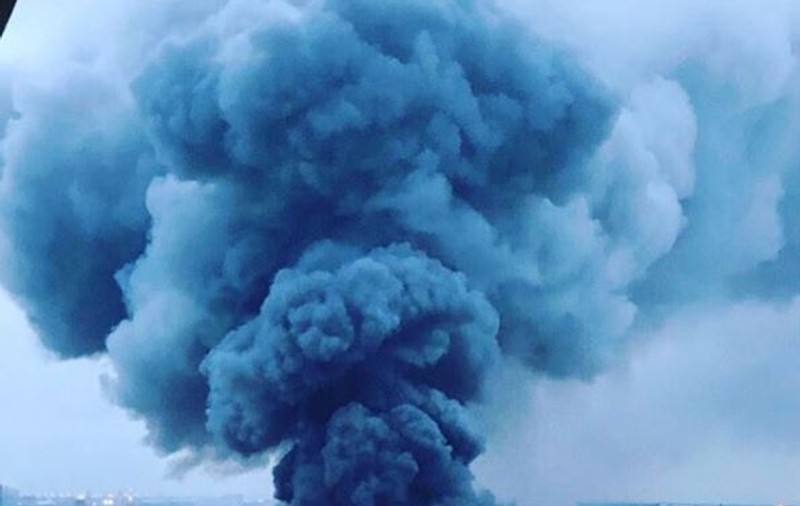 Incendiu violent într-un hipermarket din Sankt Petersburg. S-a prăbușit o parte din acoperiș / FOTO&VIDEO