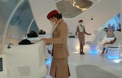 Simulare de zbor în pavilionul Emiratelor Arabe Unite
