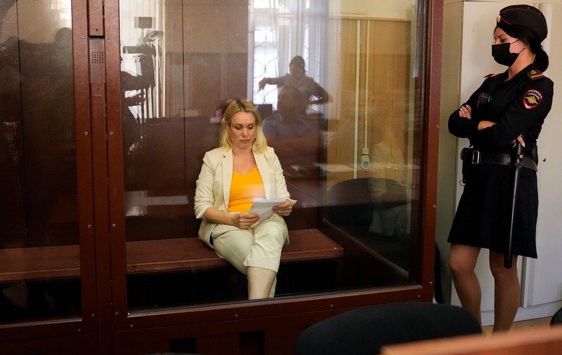 Jurnalista rusă Marina Ovsiannikova, plasată în arest la domiciliu până în octombrie