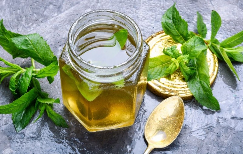 Sirop de mentă - cum se prepară, la ce se folosește și ce beneficii are